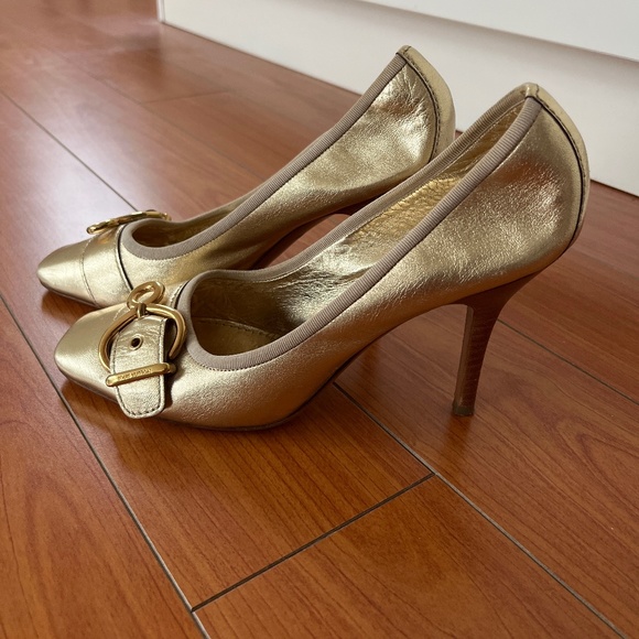 Louis Vuitton Heels Gold - Picture 1 of 3